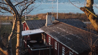 STRANDVEJEN 26 - LYSTRUP STRAND, Amerikanerhuset. Set fra Stien STRANDVEJEN 26 - LYSTRUP STRAND, Amerikanerhuset. Set fra Stien